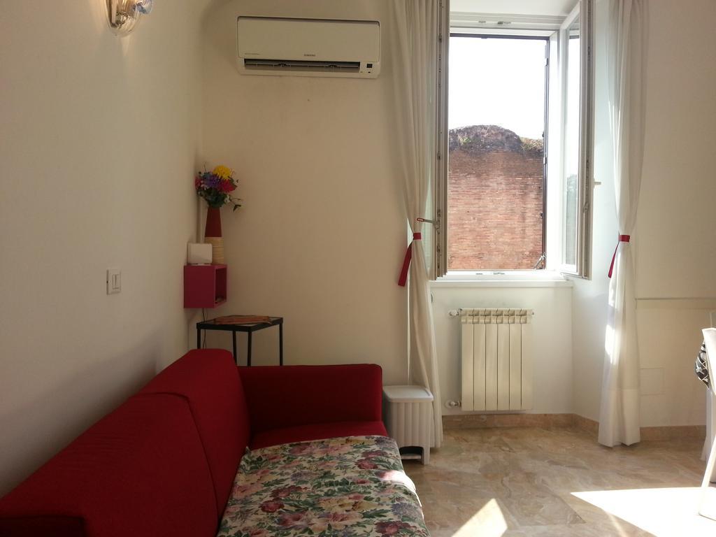Between Termini & Colosseo 로마 외부 사진