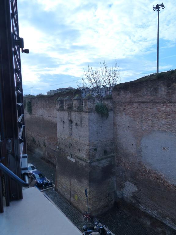 Between Termini & Colosseo 로마 외부 사진