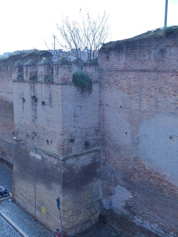 Between Termini & Colosseo 로마 외부 사진
