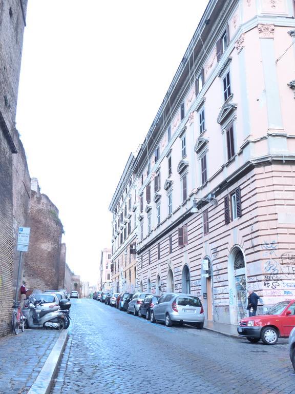 Between Termini & Colosseo 로마 외부 사진